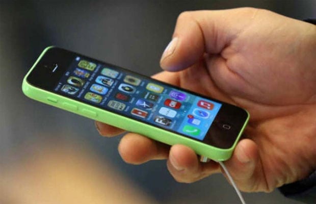 smartphone protection, Norton, Symantec, Norton Mobile Survey, free mobile apps, Mobile money, Online Shopping, mWallets, mobil payment apps, paytm, mobikwik, payu, Lock Screen patterns, otp SMS, mobile phishing , smartphone security settings, Google Play Store, Apple App Store,Mobile Security Solution