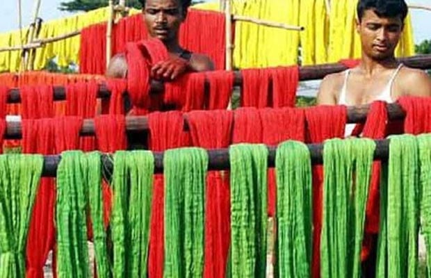 Garvi-Gurjari to go online, Gujarat State Handloom and Handicraft Development Corporation, GSHHDC, Gujarat handloom corporation launches e-commerce portal, GSHHDC ties up with Flipkart, Snapdeal,India ,Gujarat ,process industry ,furnishings and furniture industry ,knitwear and hosiery