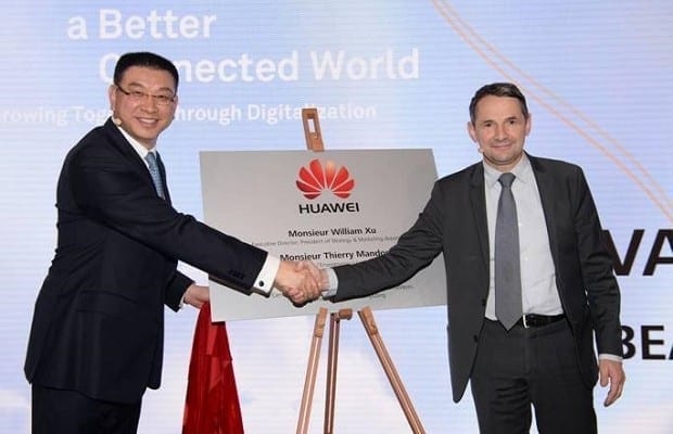 Thierry Mandon, France's Secretary of State for Higher Education and Research, and William Xu, Huawei's Executive Director of the Board and Chief Strategy Marketing Officer during the event.