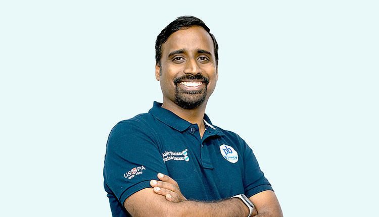 https://cdn1.expresscomputer.in/wp-content/uploads/2026/10/14163743/EC_Sajja_Praveen_Chowdary_Director_Policybazaar_For_Business_750.jpg